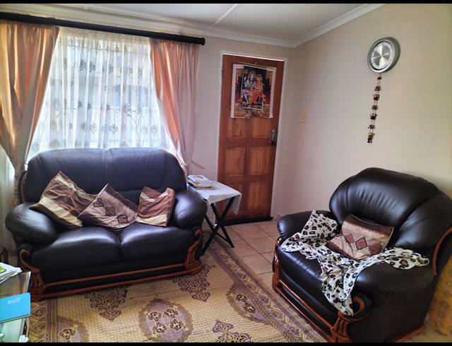 2 BEDROOM FREEHOLD FOR SALE IN NORTHDALE